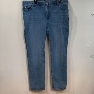 Lee Woman Plus Regular Fit Straight Leg Mid Rise Jeans Size 18W